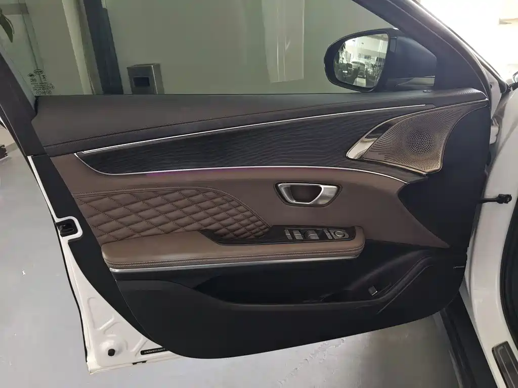 BYD Han — миниатюра 13