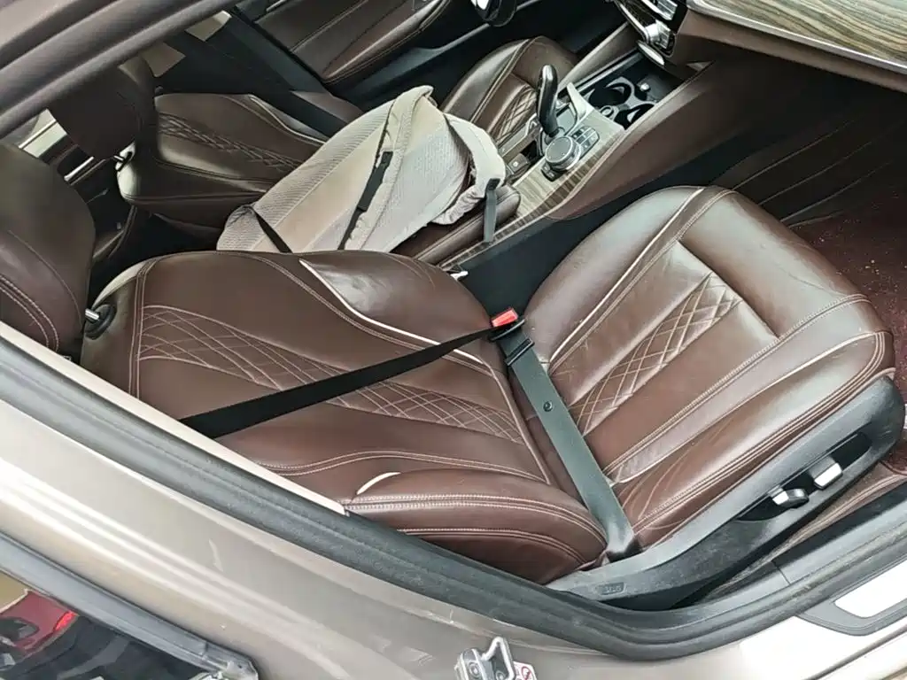 BMW 5 Series — миниатюра 25