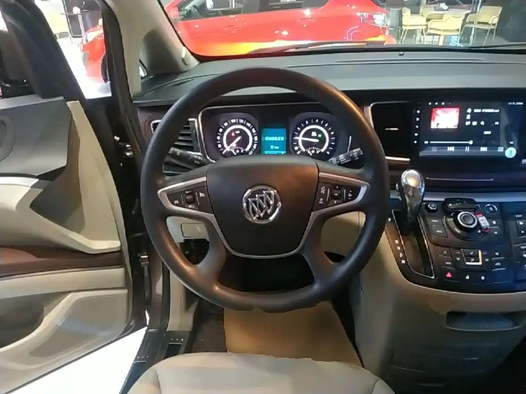 Buick GL8 — миниатюра 11