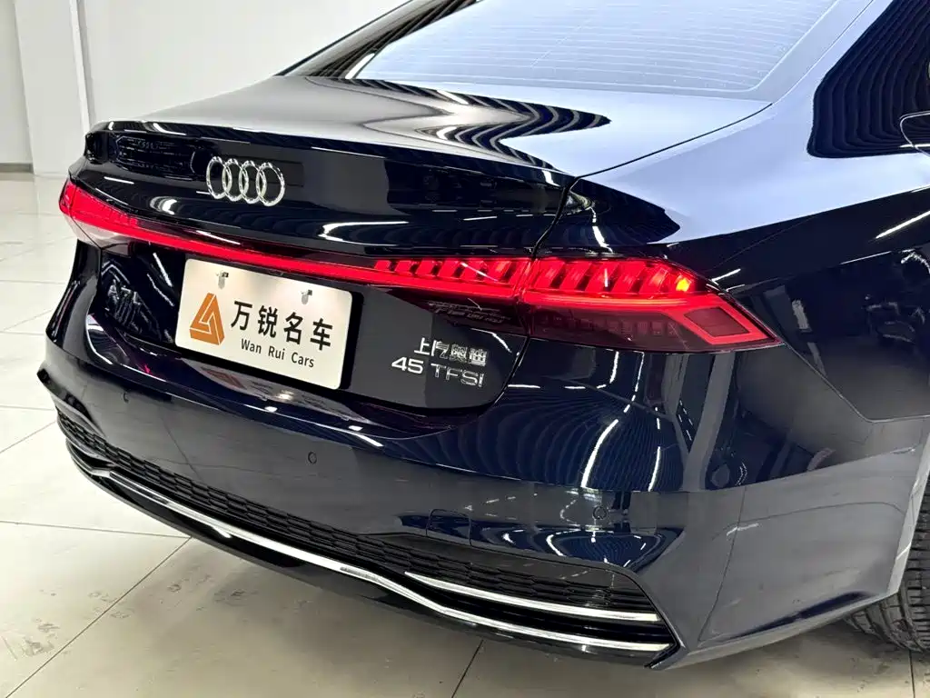Audi A7L — миниатюра 7
