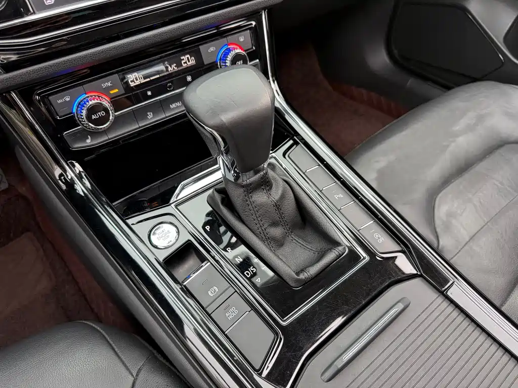 Volkswagen Phideon — миниатюра 17