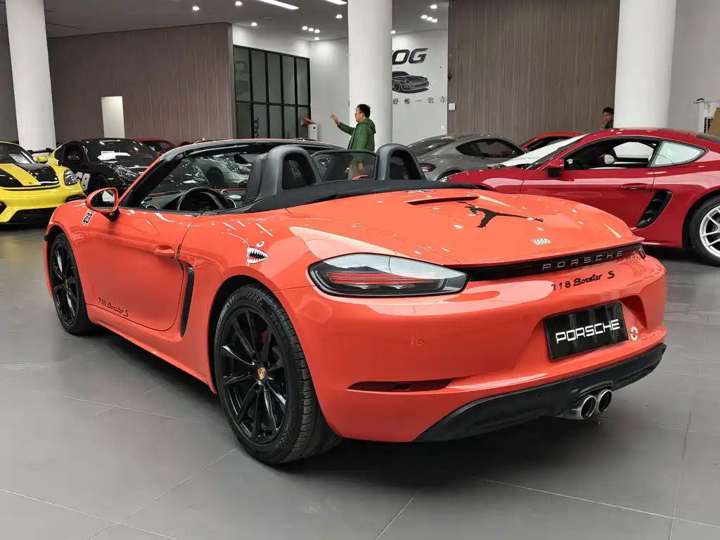 PORSCHE 718