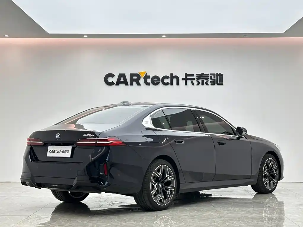 BMW 5 Series — миниатюра 5