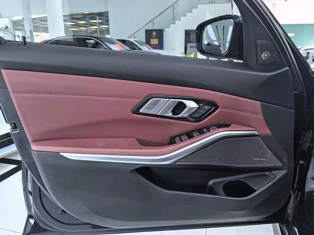 BMW 3 Series — миниатюра 4