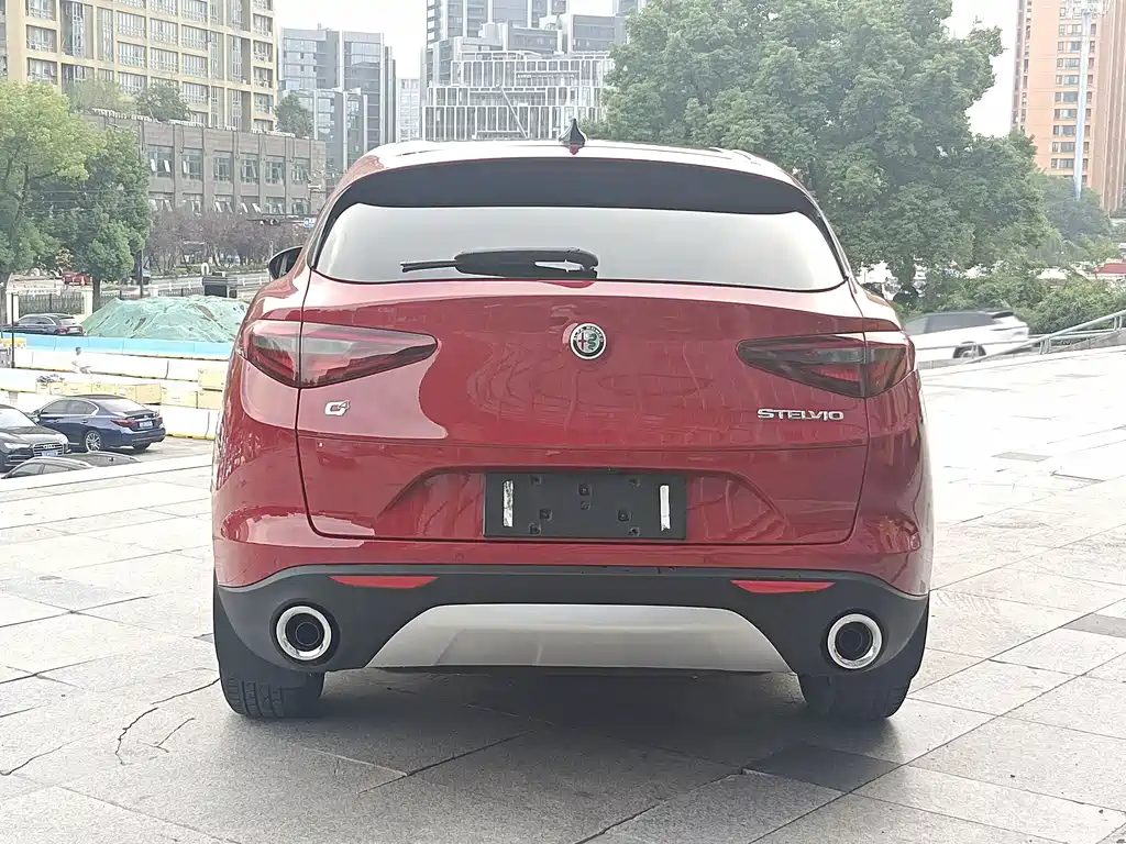 Alfa Romeo Stelvio — миниатюра 7