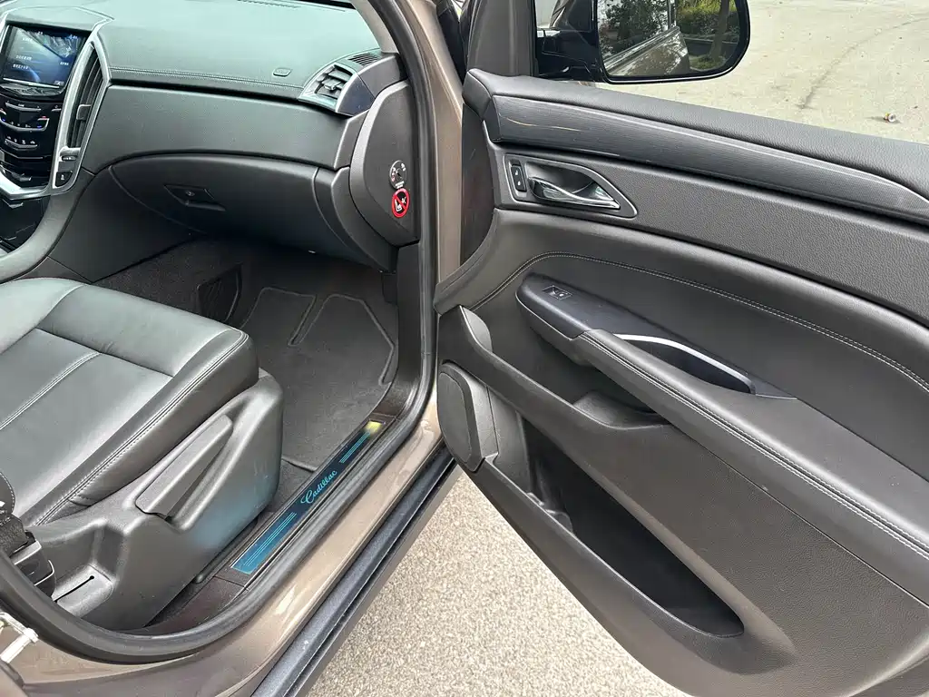 Cadillac SRX — миниатюра 30
