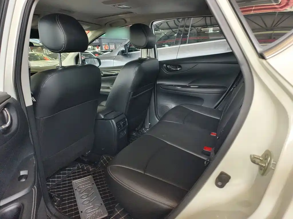 Nissan Tiida — миниатюра 18