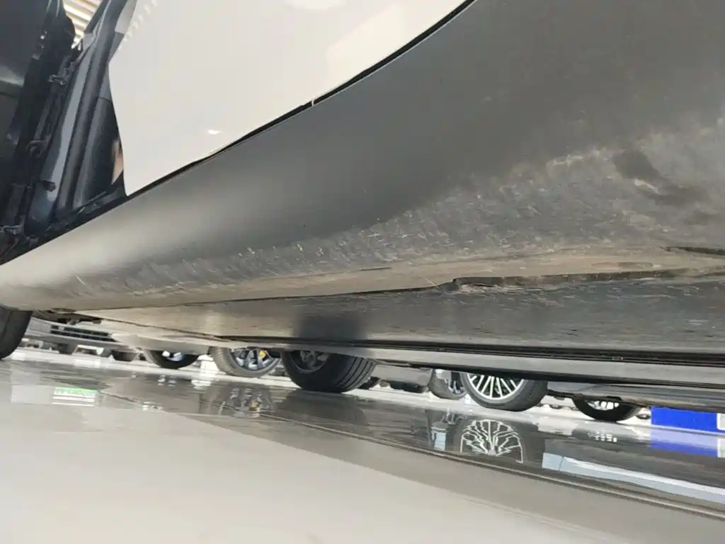 Tesla Model Y — миниатюра 22