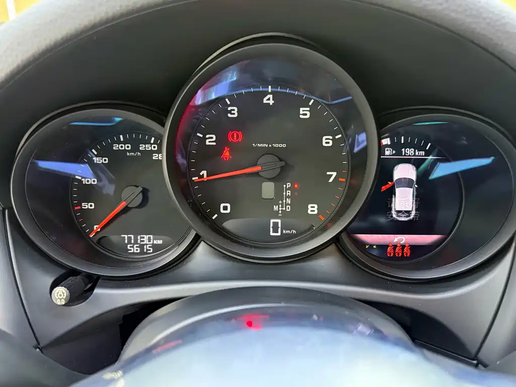 Porsche Macan — миниатюра 8