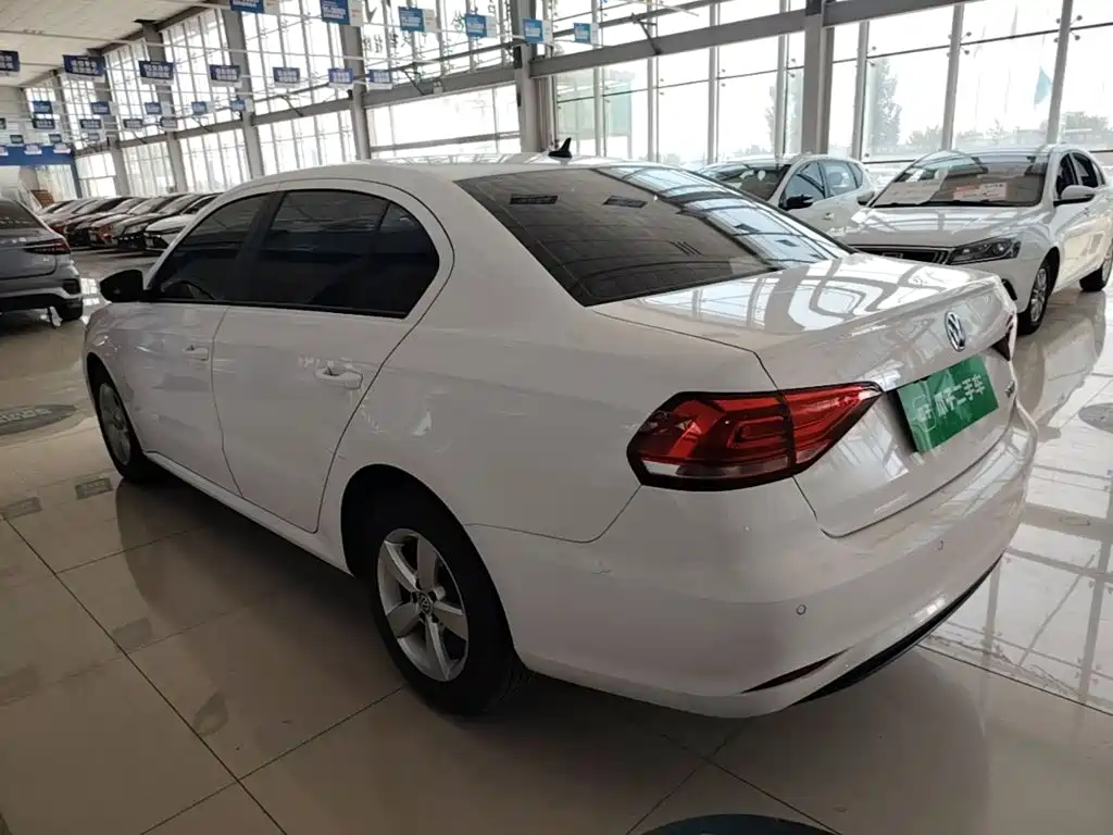 Volkswagen Lavida — миниатюра 5