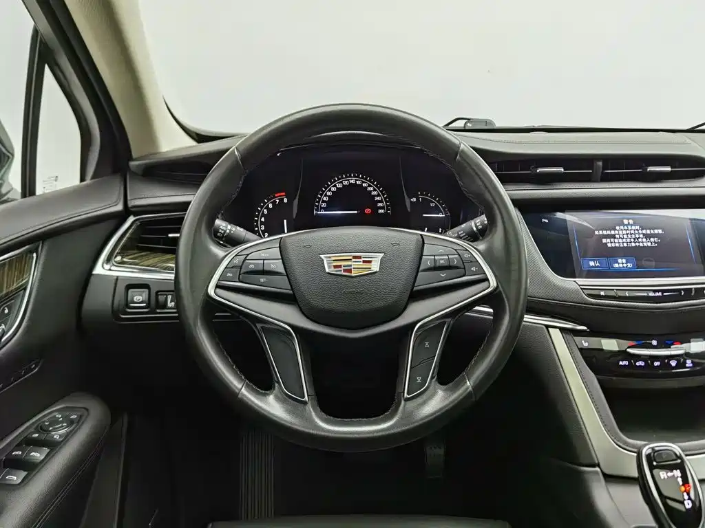 Cadillac XT5 — миниатюра 11