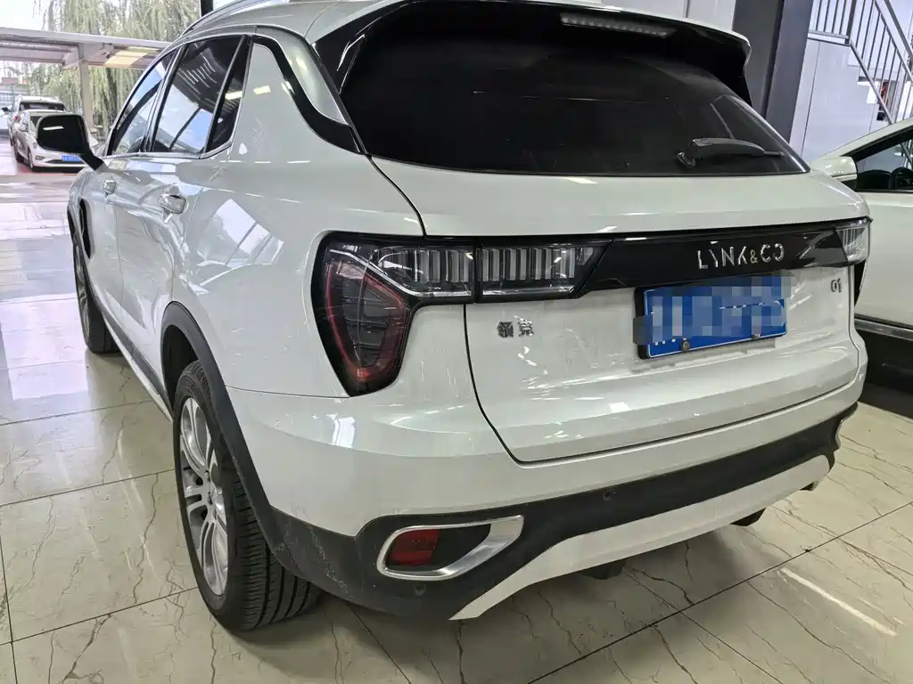 Lynk & Co 01 — миниатюра 4
