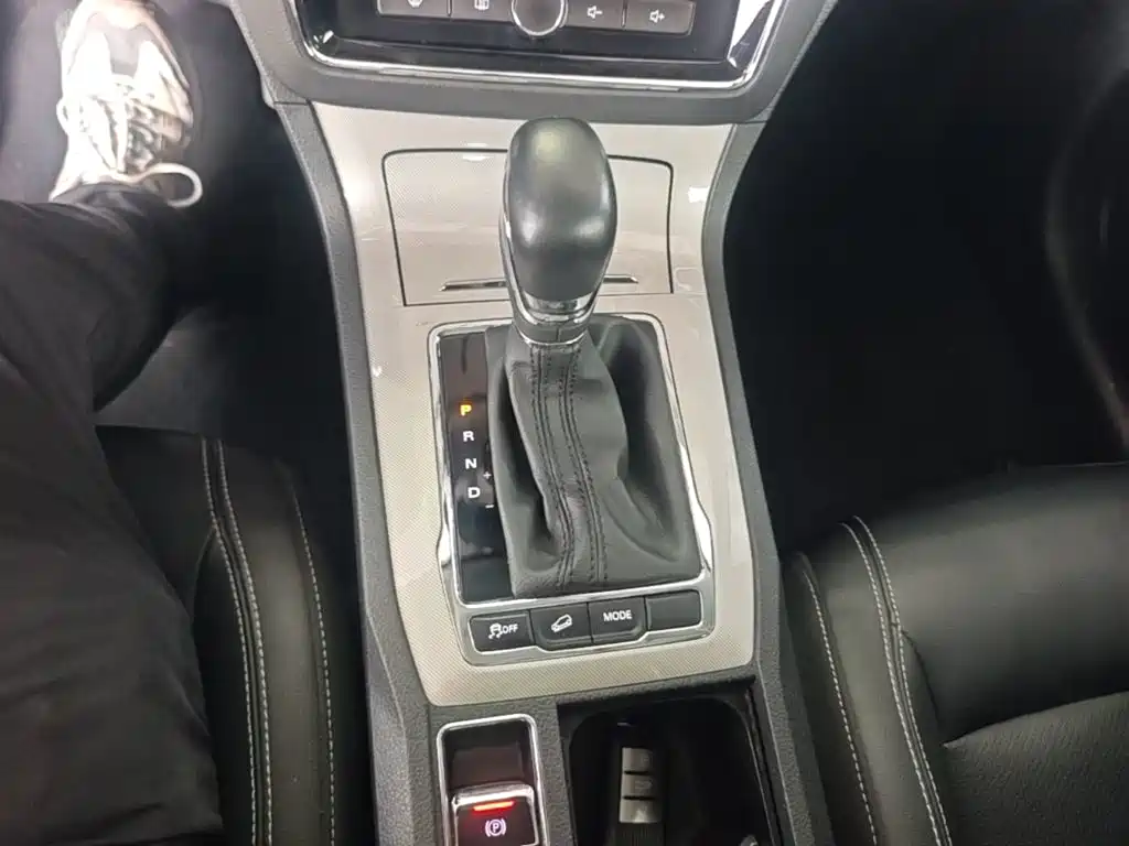 Roewe RX5 New Energy — миниатюра 14