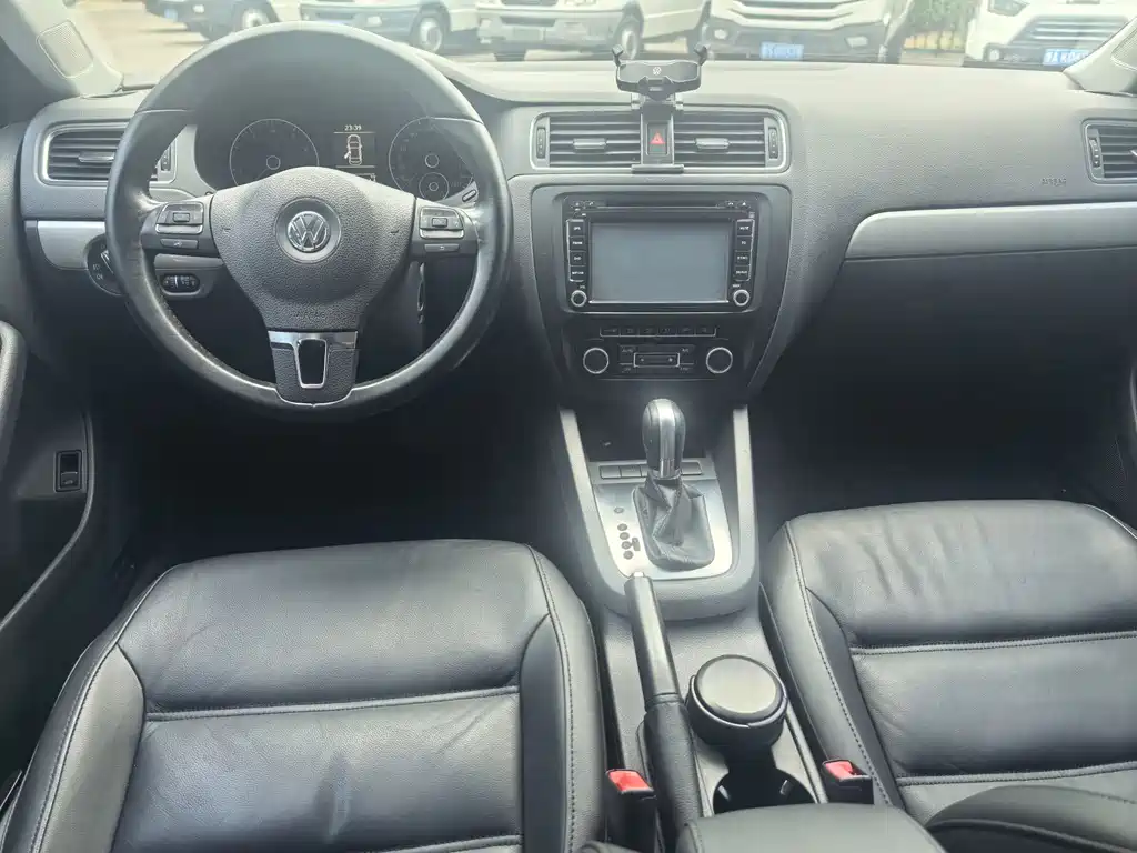 Volkswagen Sagitar — миниатюра 9