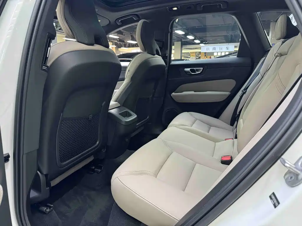 Volvo XC60 — миниатюра 8