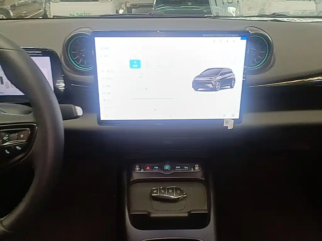 BYD Dolphin — миниатюра 13