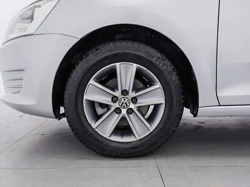 Volkswagen Santana — миниатюра 17