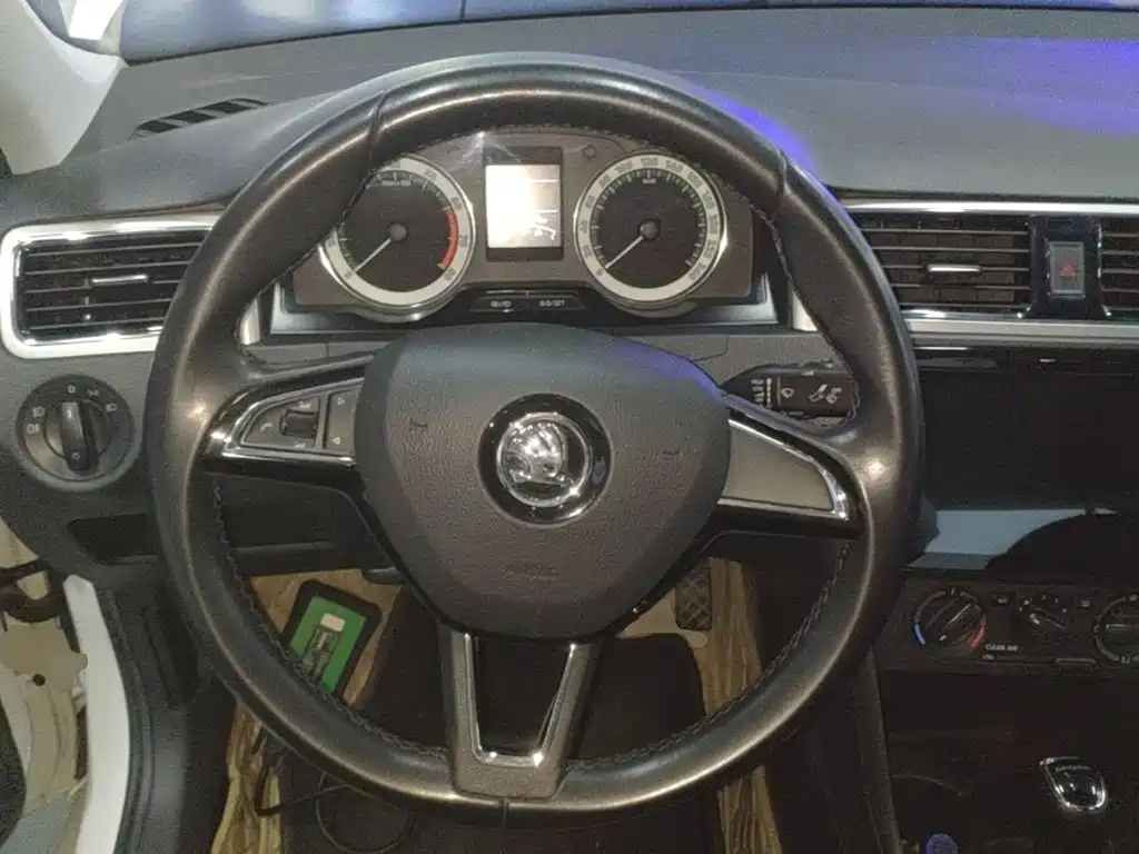 Skoda Rapid — миниатюра 11