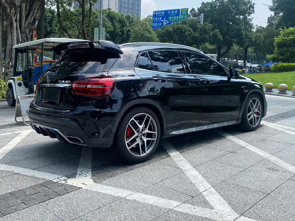 Mercedes-Benz GLA AMG Facelift AMG GLA 45 4MATIC, фото 4