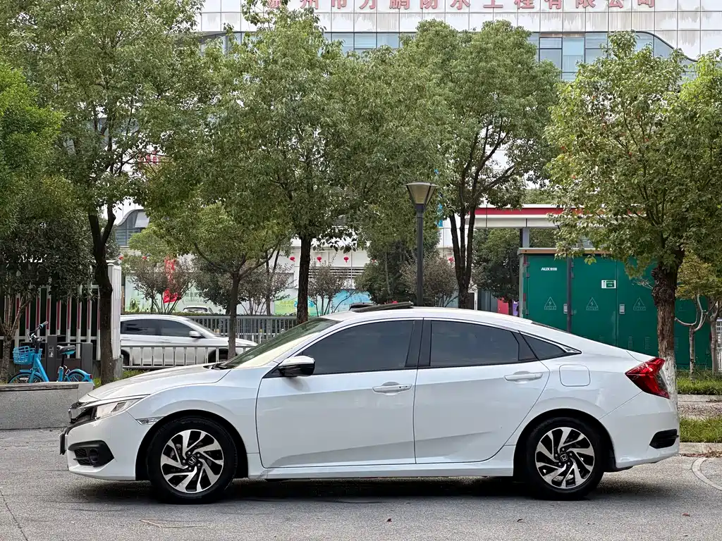 Honda Civic — миниатюра 4