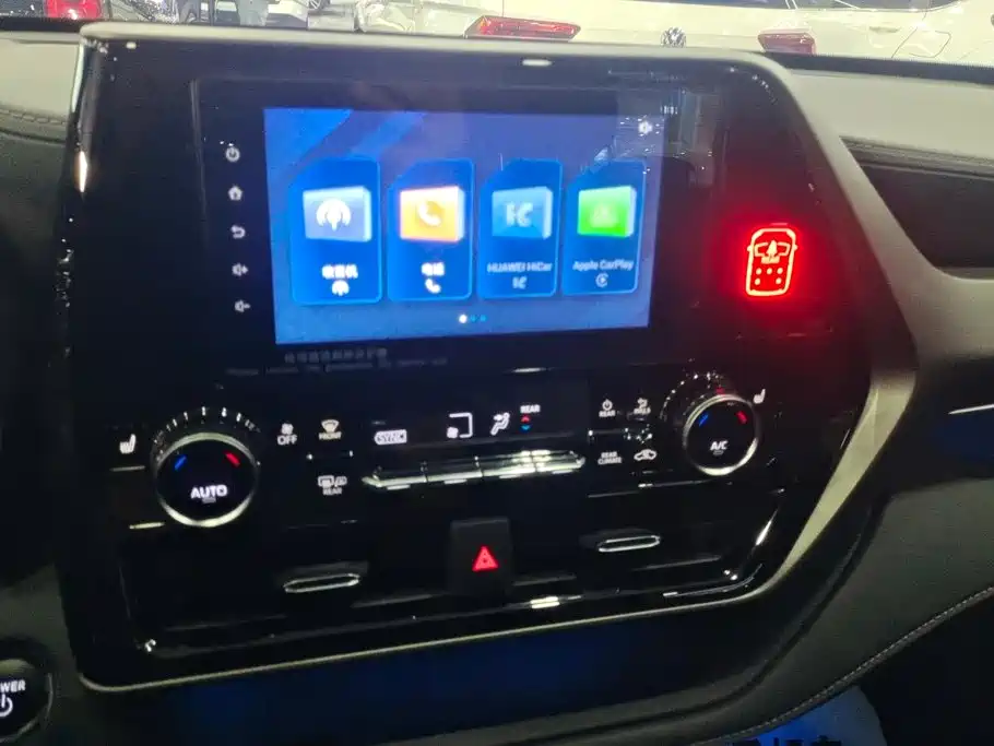 Toyota Crown Kluger — миниатюра 13