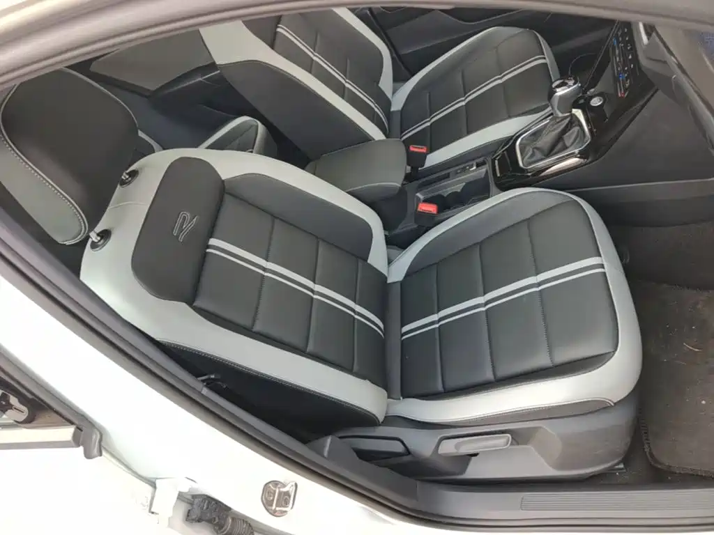 Volkswagen T-Roc — миниатюра 25