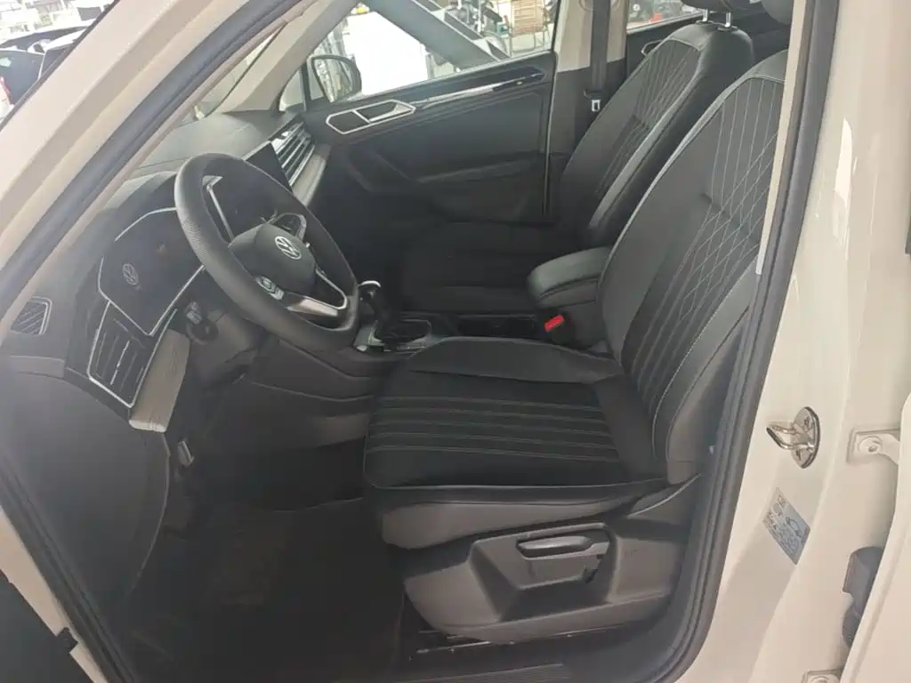 Volkswagen Tiguan L — миниатюра 15