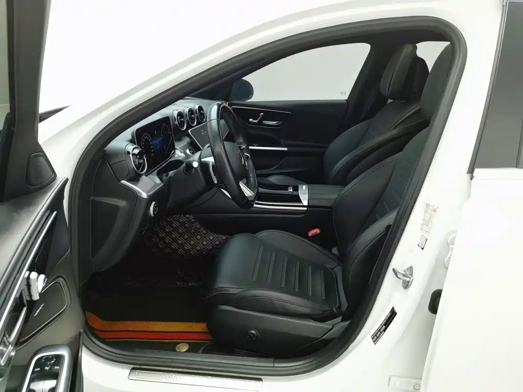 Mercedes-Benz C-Class — миниатюра 10