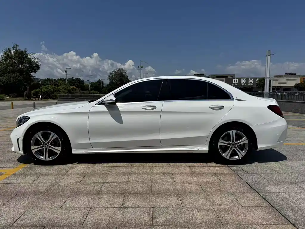 Mercedes-Benz C-Class — миниатюра 4