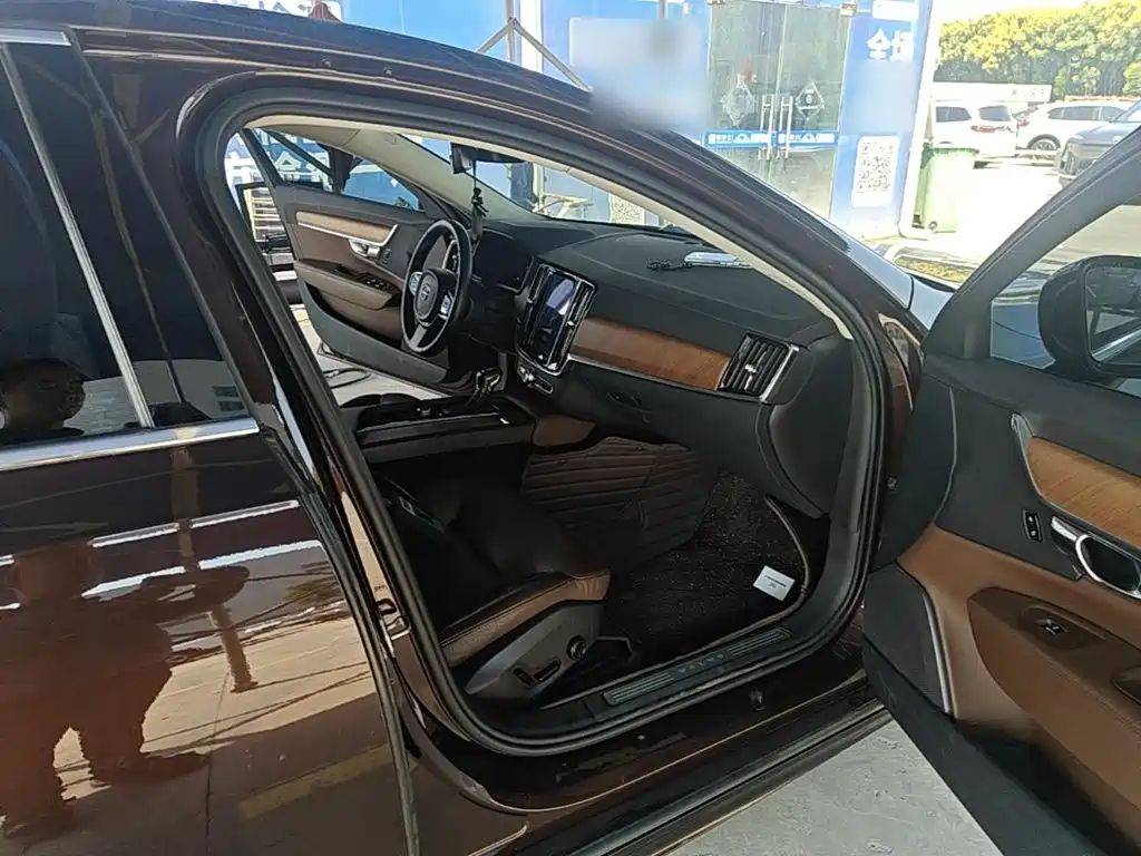 Volvo S90 — миниатюра 9