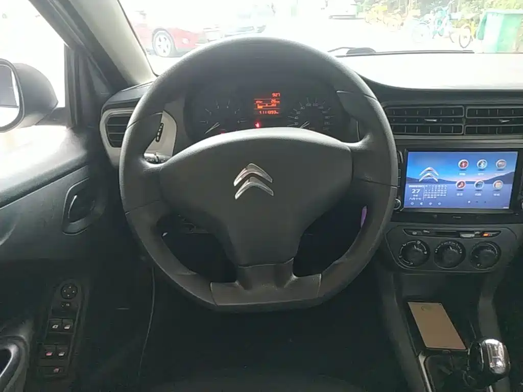 Citroen Elysee — миниатюра 11