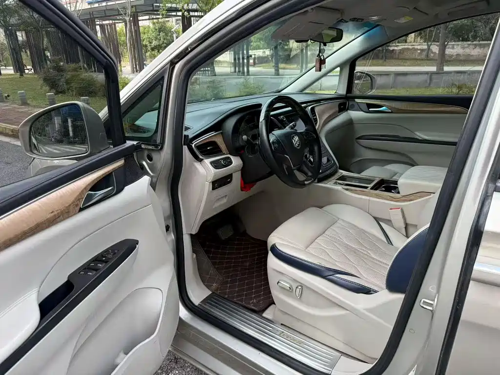 Buick GL8 — миниатюра 5