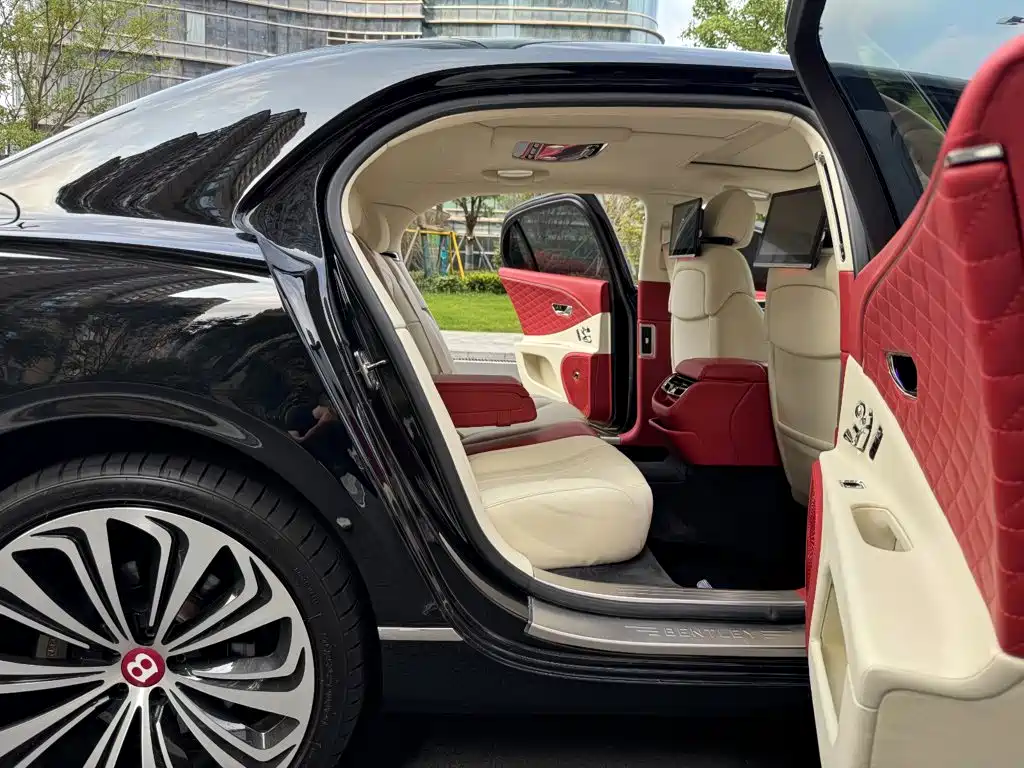 Bentley Flying Spur — миниатюра 8