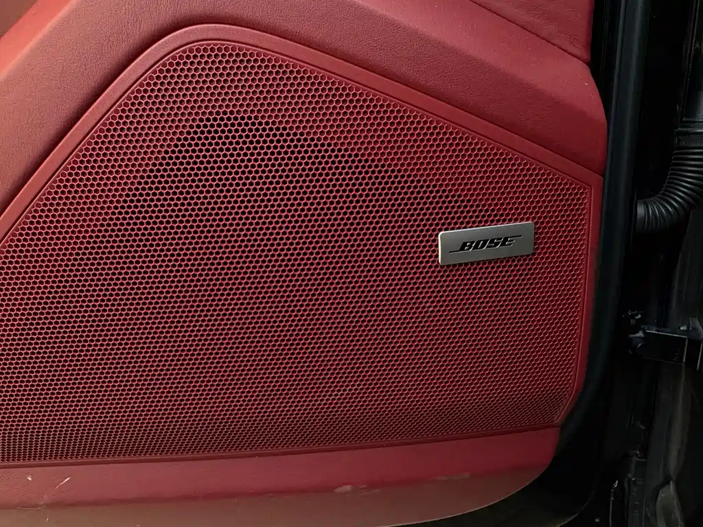 Porsche Cayenne — миниатюра 9