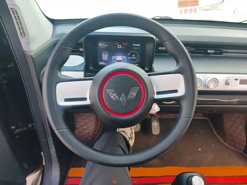 Wuling MINIEV — миниатюра 11