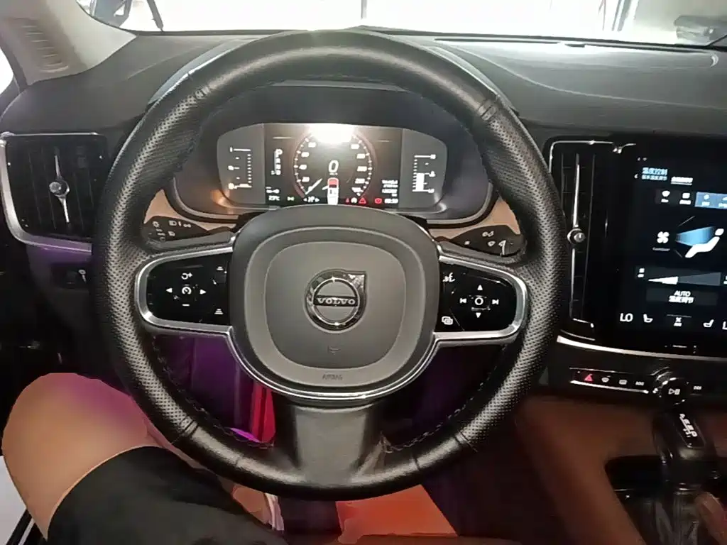 Volvo S90 — миниатюра 11