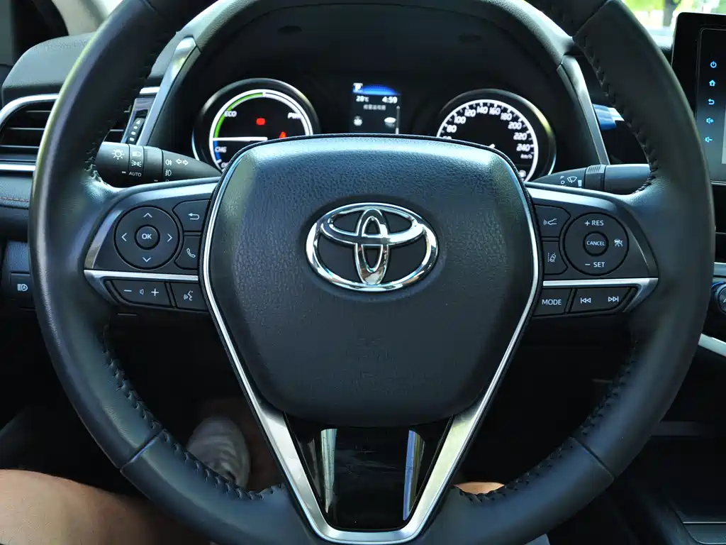 Toyota Camry — миниатюра 8