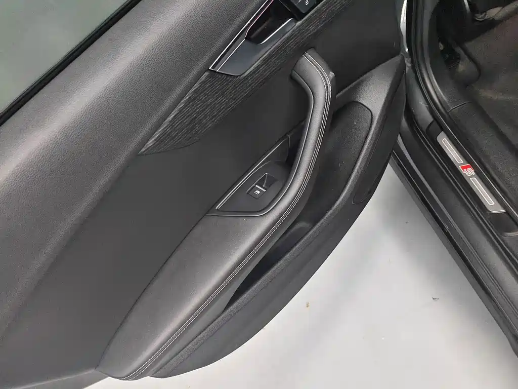 Audi A4L — миниатюра 11