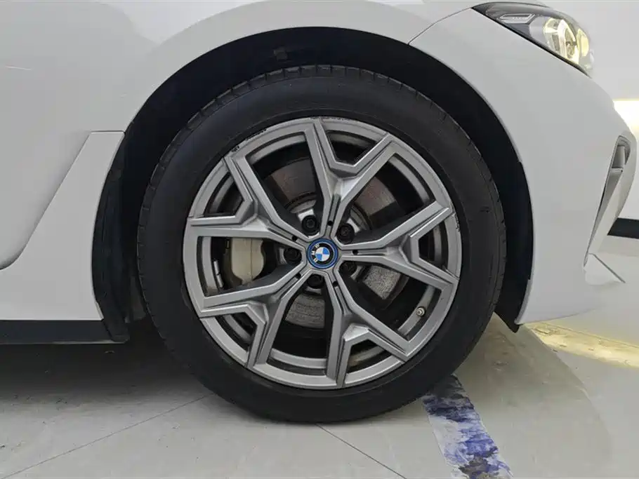 BMW i3 2024 eDrive 35 L