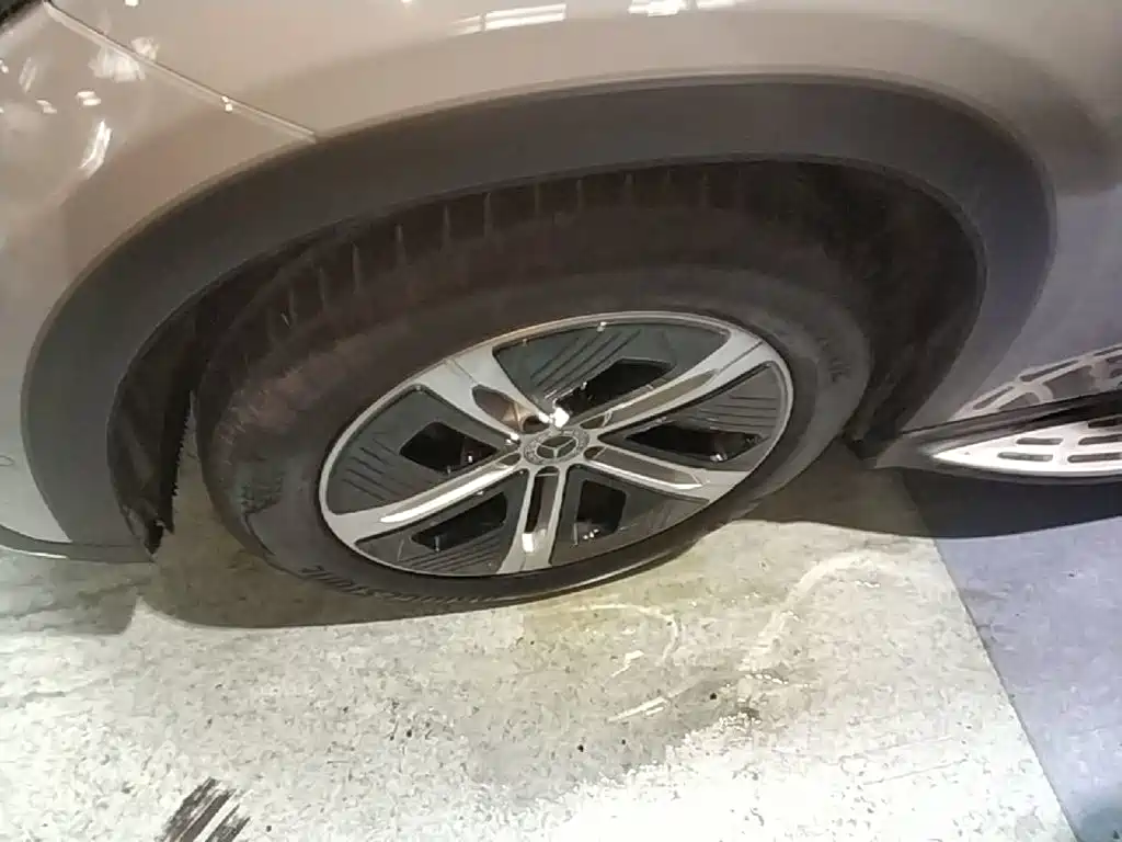 Mercedes-Benz EQE SUV — миниатюра 23