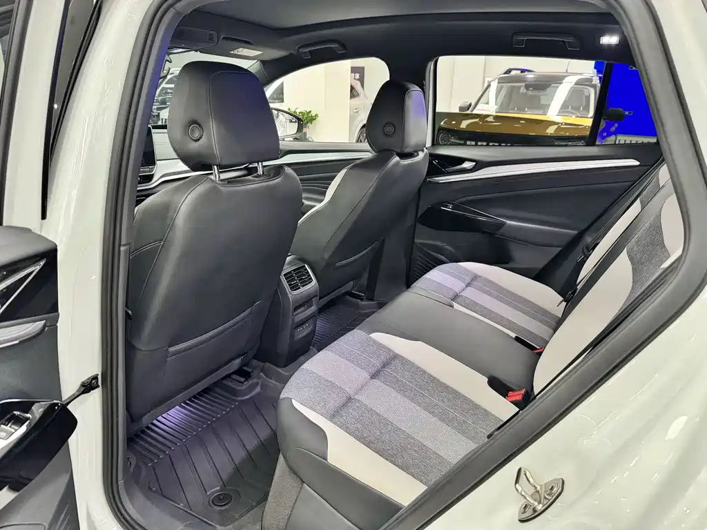 Volkswagen ID.4 Crozz — миниатюра 11