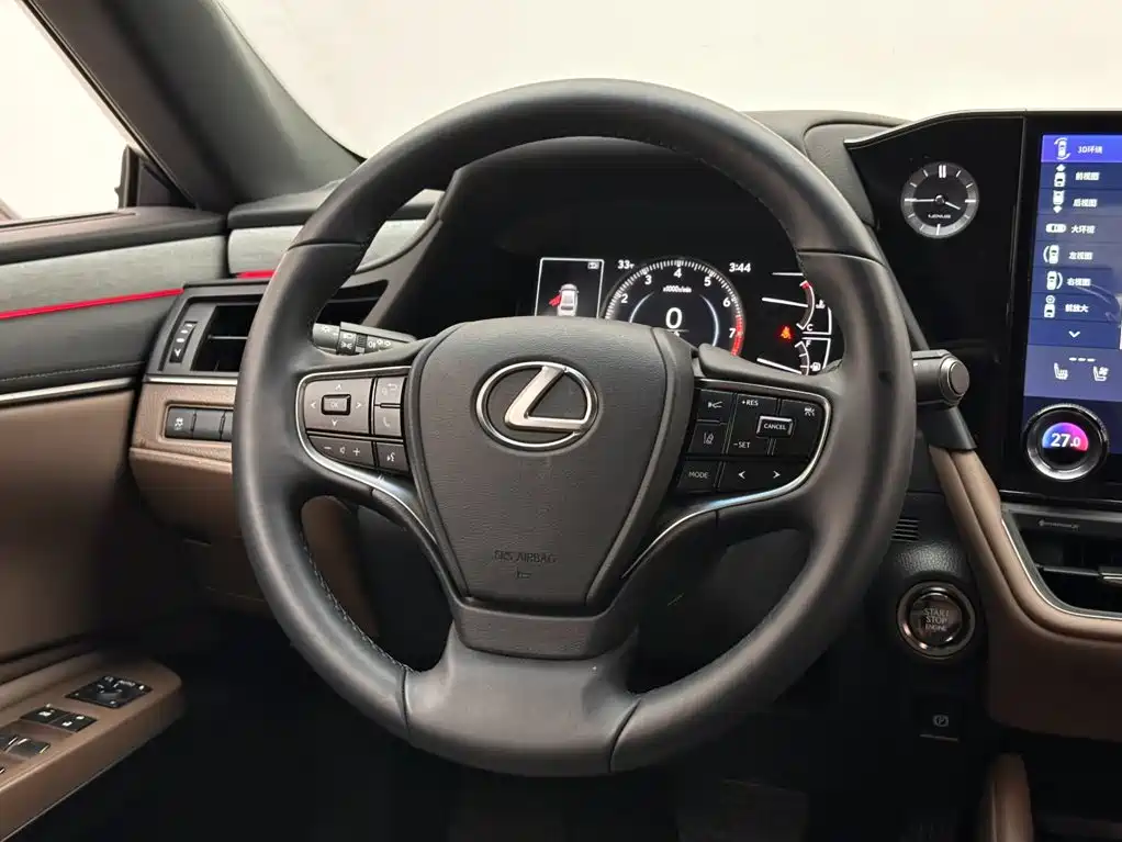 Lexus ES — миниатюра 12