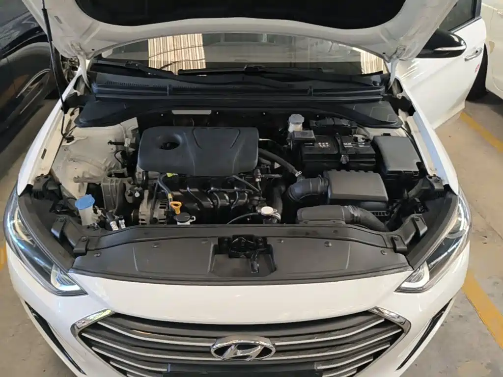 Hyundai Elantra — миниатюра 20