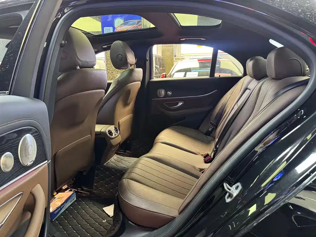 Mercedes-Benz E-Class (Import) — миниатюра 5