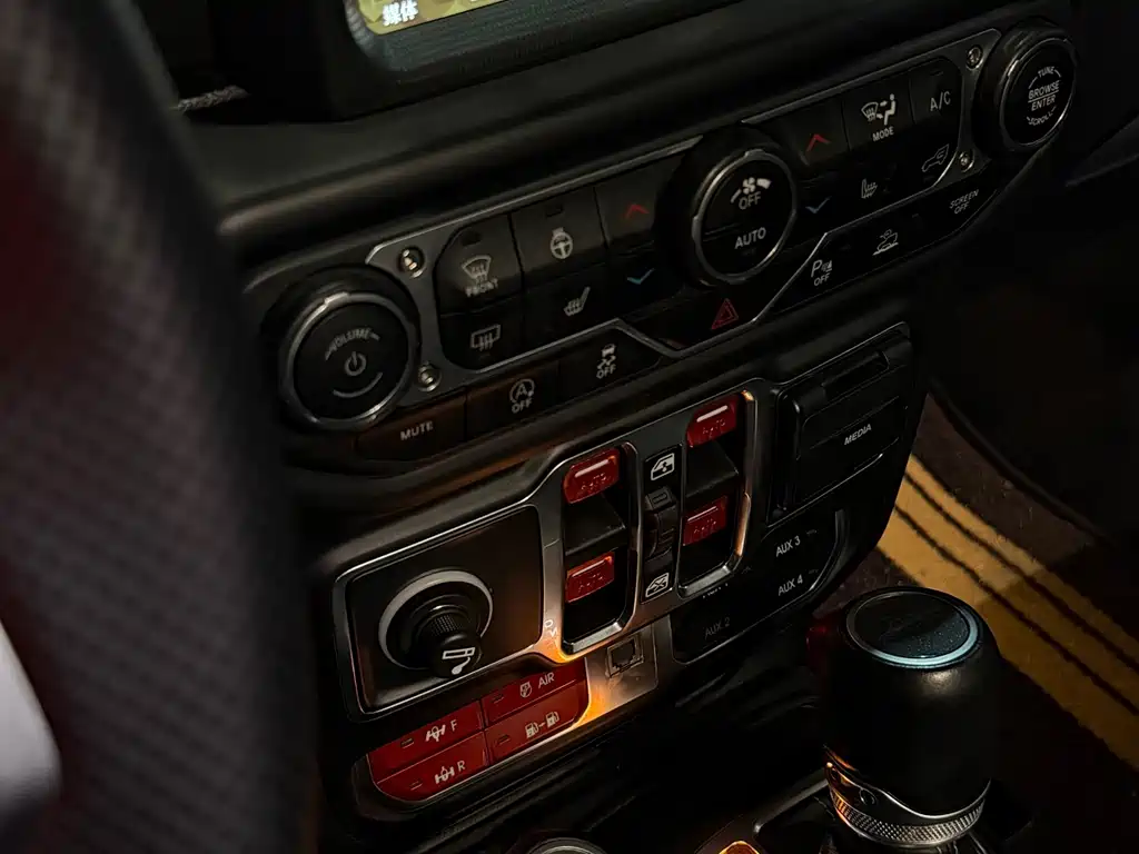 Jeep Gladiator — миниатюра 9