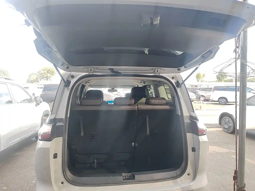Wuling Xingguang 730 New Energy — миниатюра 19