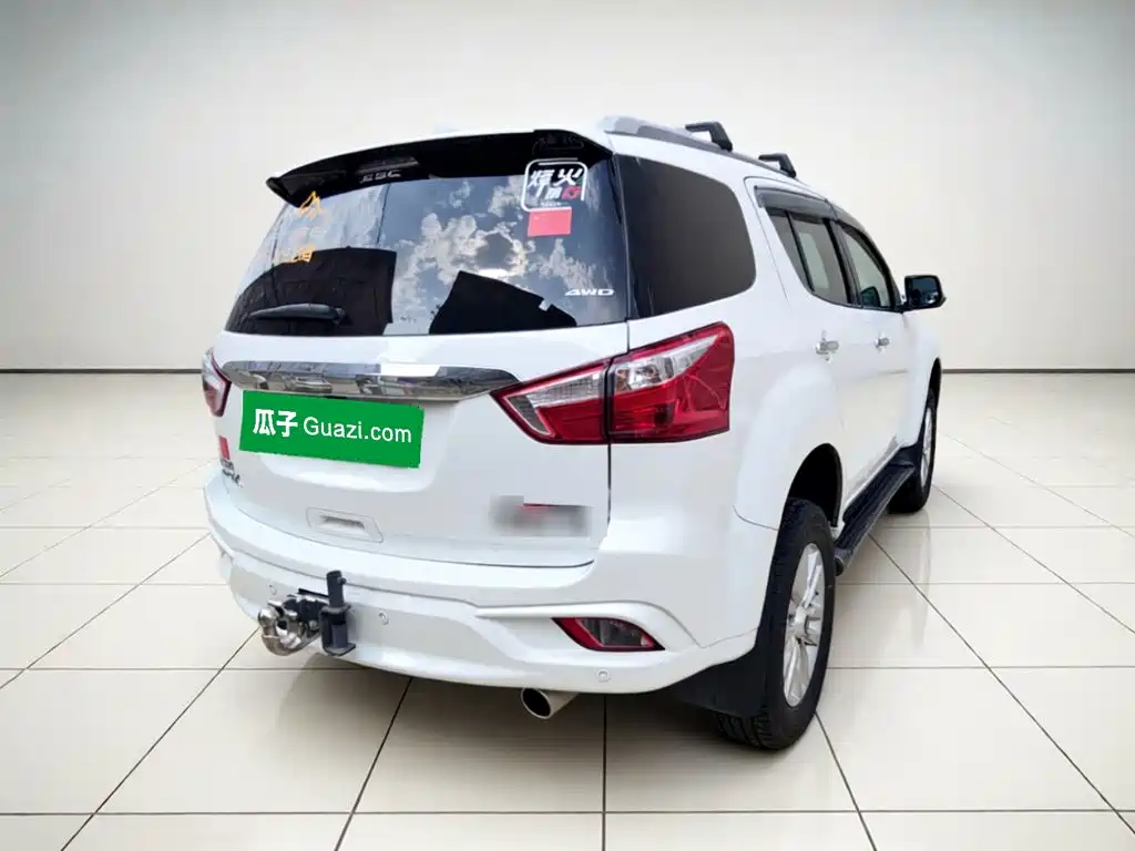 Isuzu MU-X — миниатюра 6