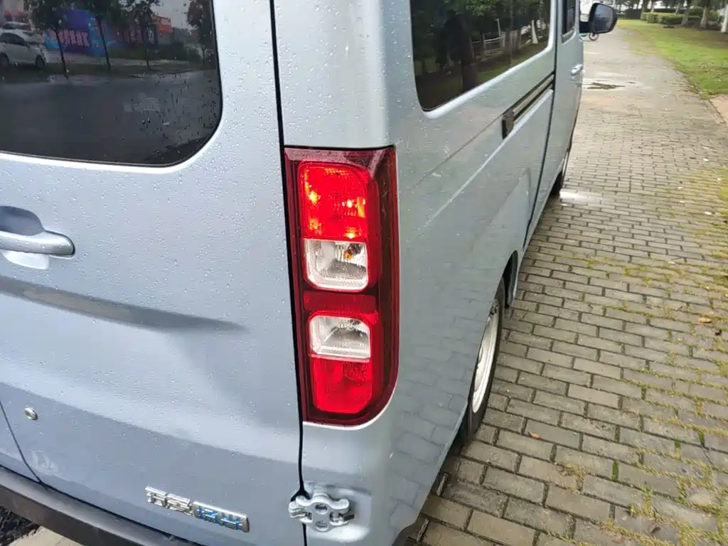 Wuling Yangguang — миниатюра 8