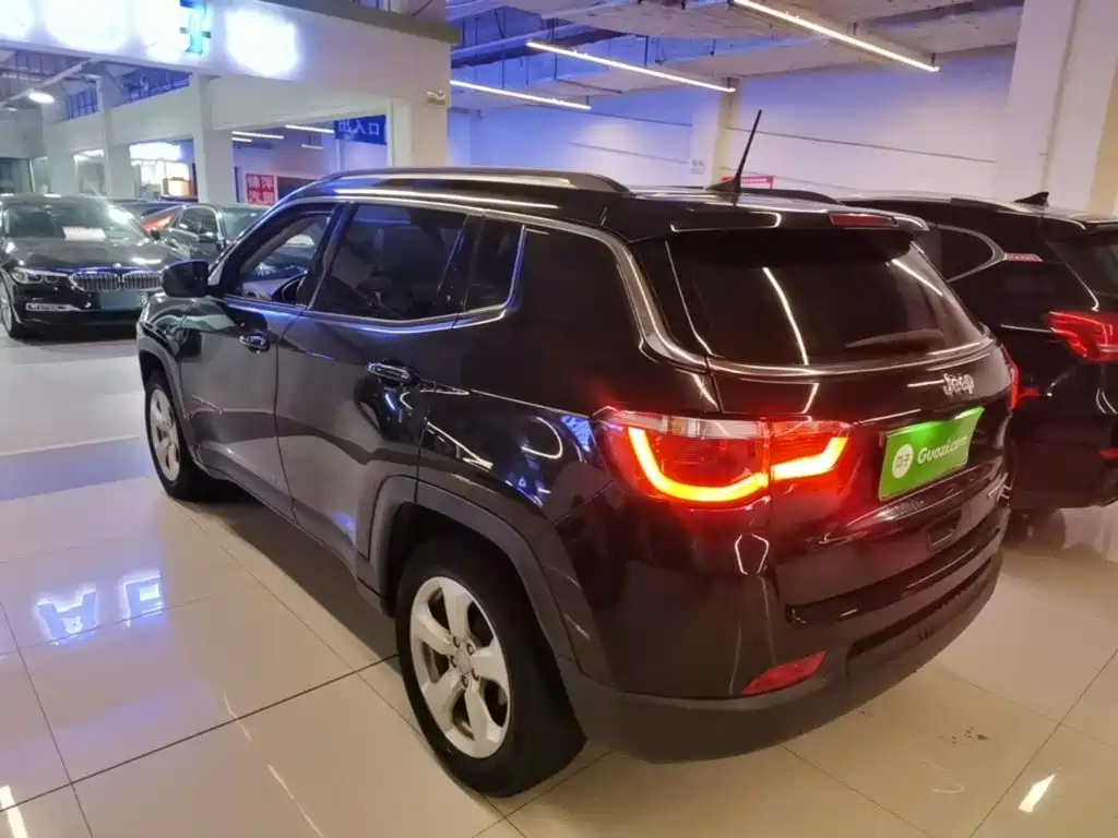 Jeep Compass — миниатюра 5