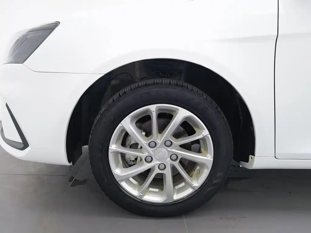 Geely Emgrand — миниатюра 17